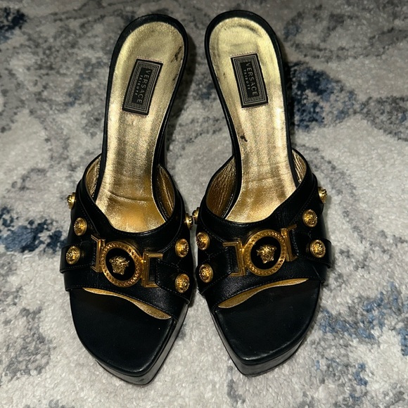 GIANNI VERSACE TRIBUTE MEDUSA BLACK LEATHER SLIDES HEELS Size 10 - Picture 4 of 13